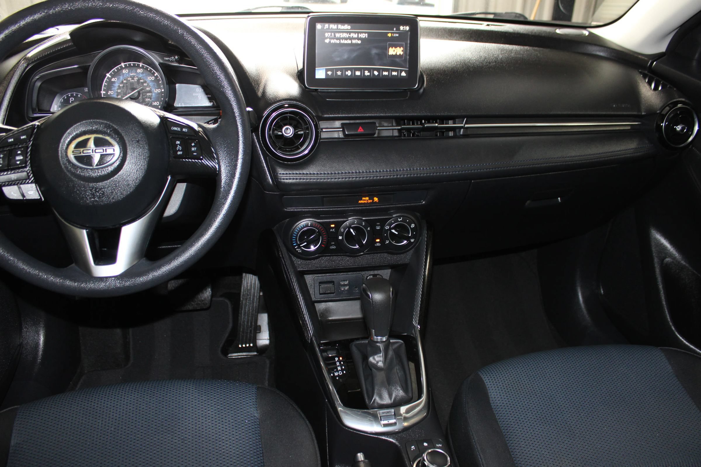 Used 2016 Scion iA FWD image 13