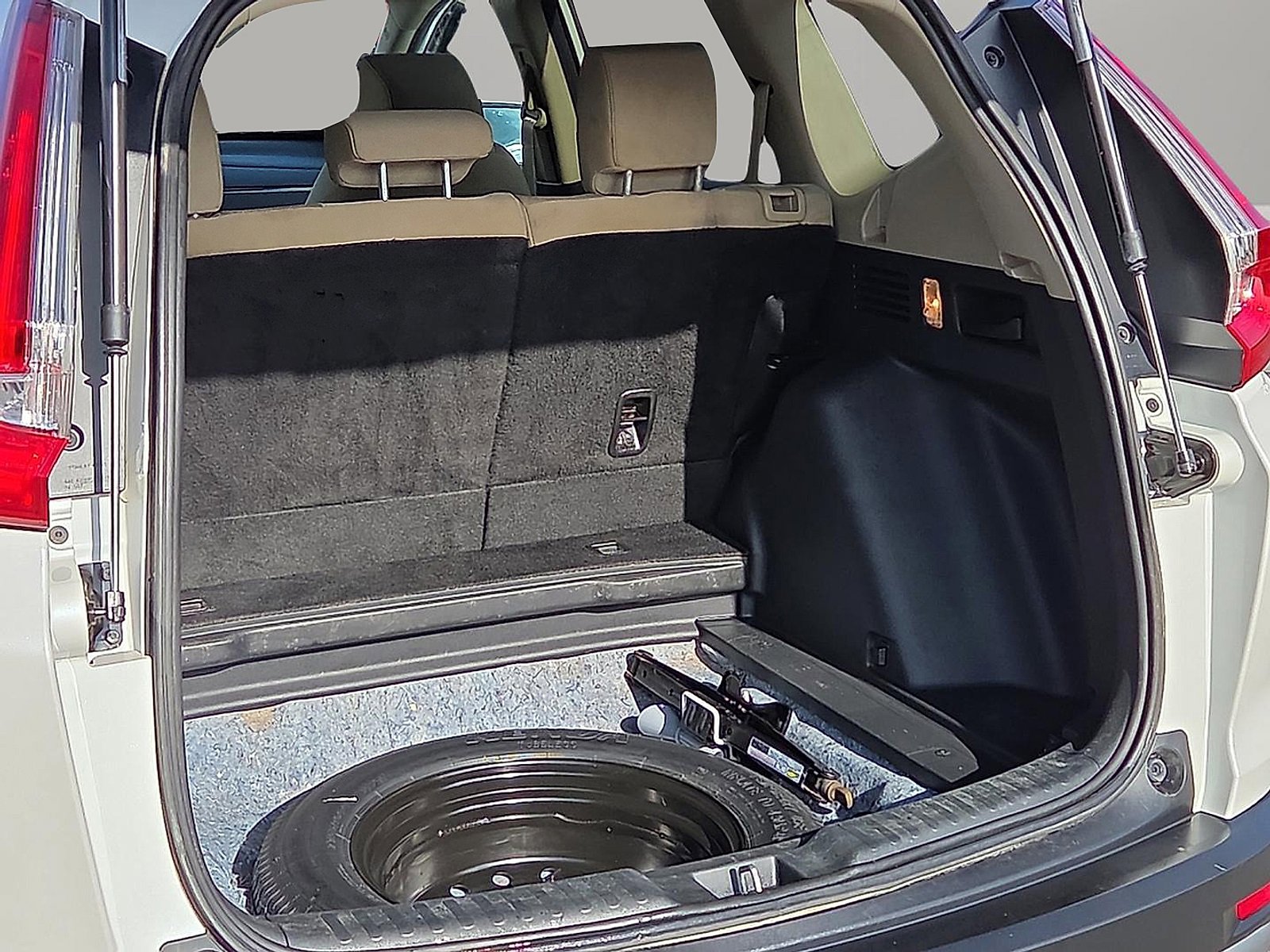 Used 2019 Honda CR-V EX image 9