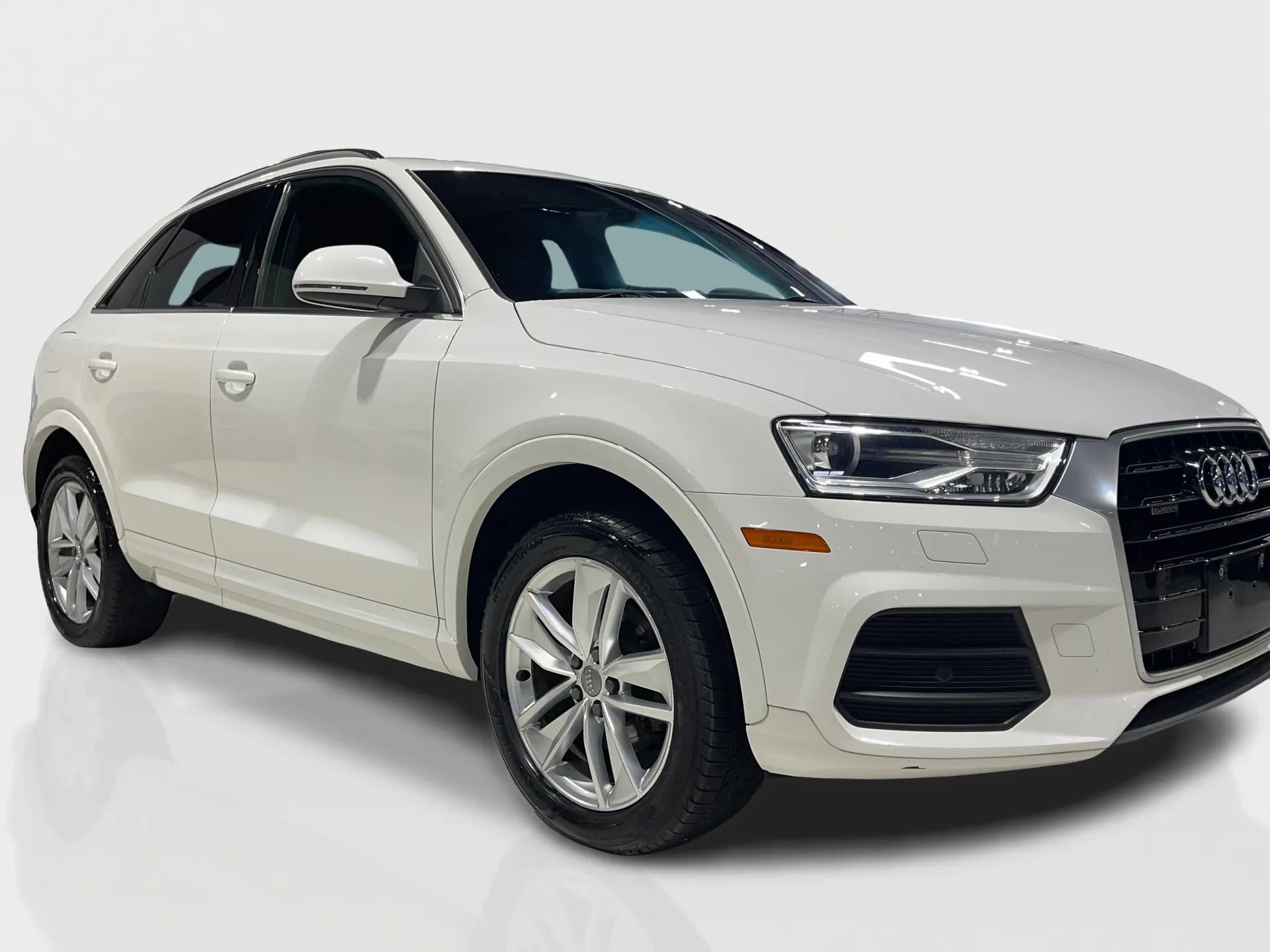 Used 2017 Audi Q3 2.0T Premium Plus image 2