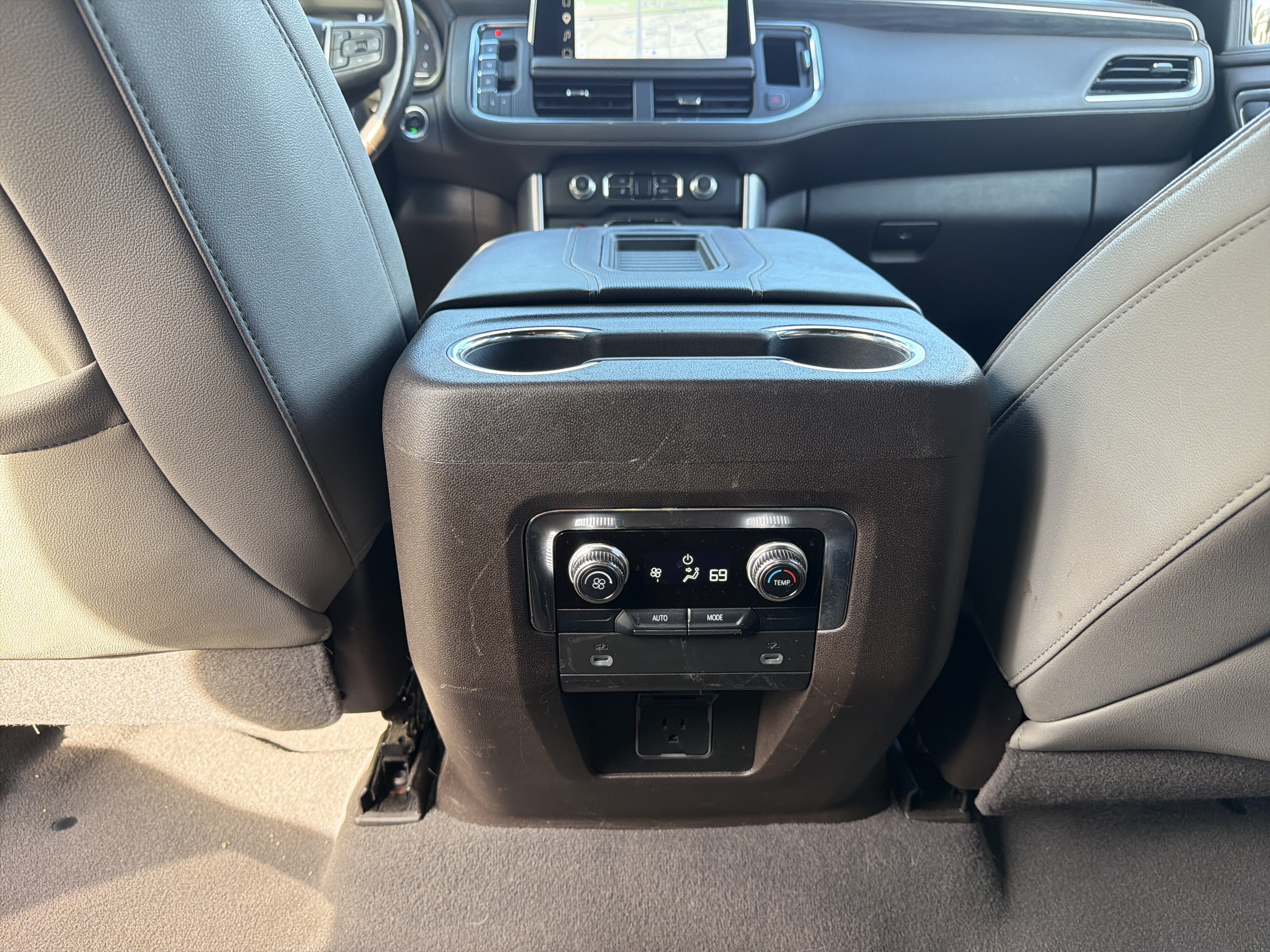 Used 2023 GMC Yukon SLT AWD/4WD image 28
