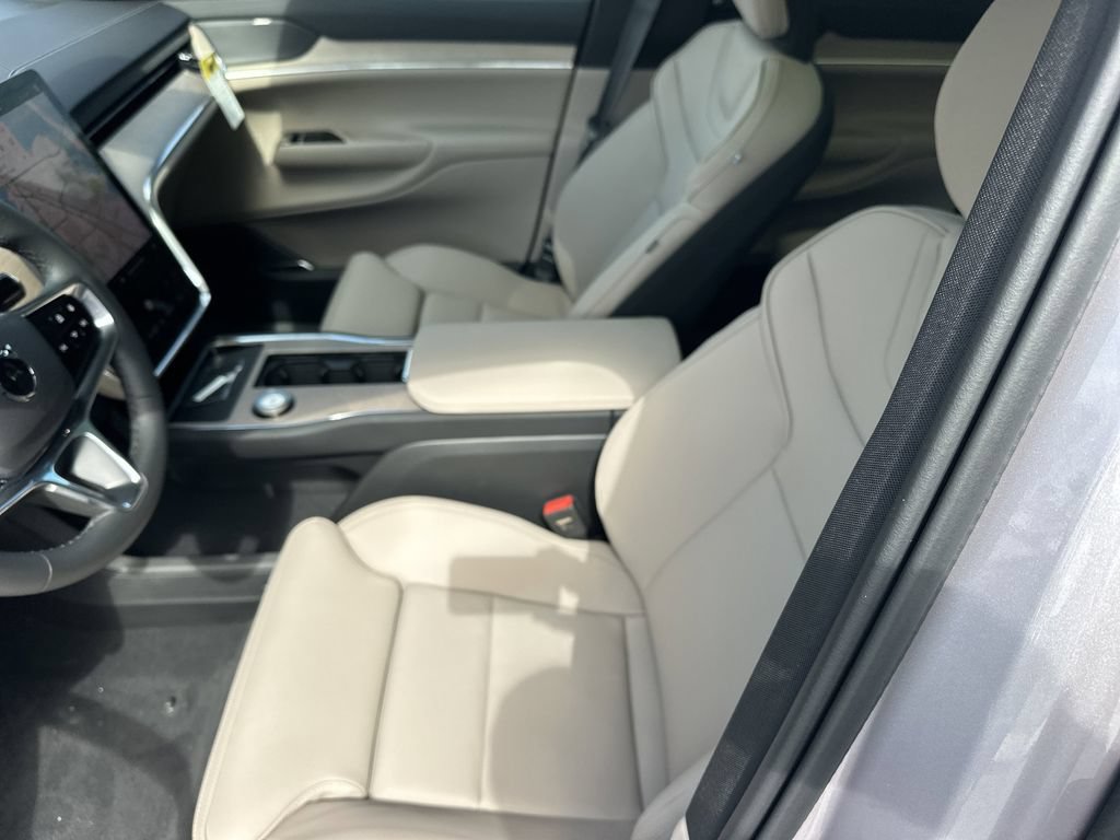 New 2026 Volvo EX90 Plus RWD image 18