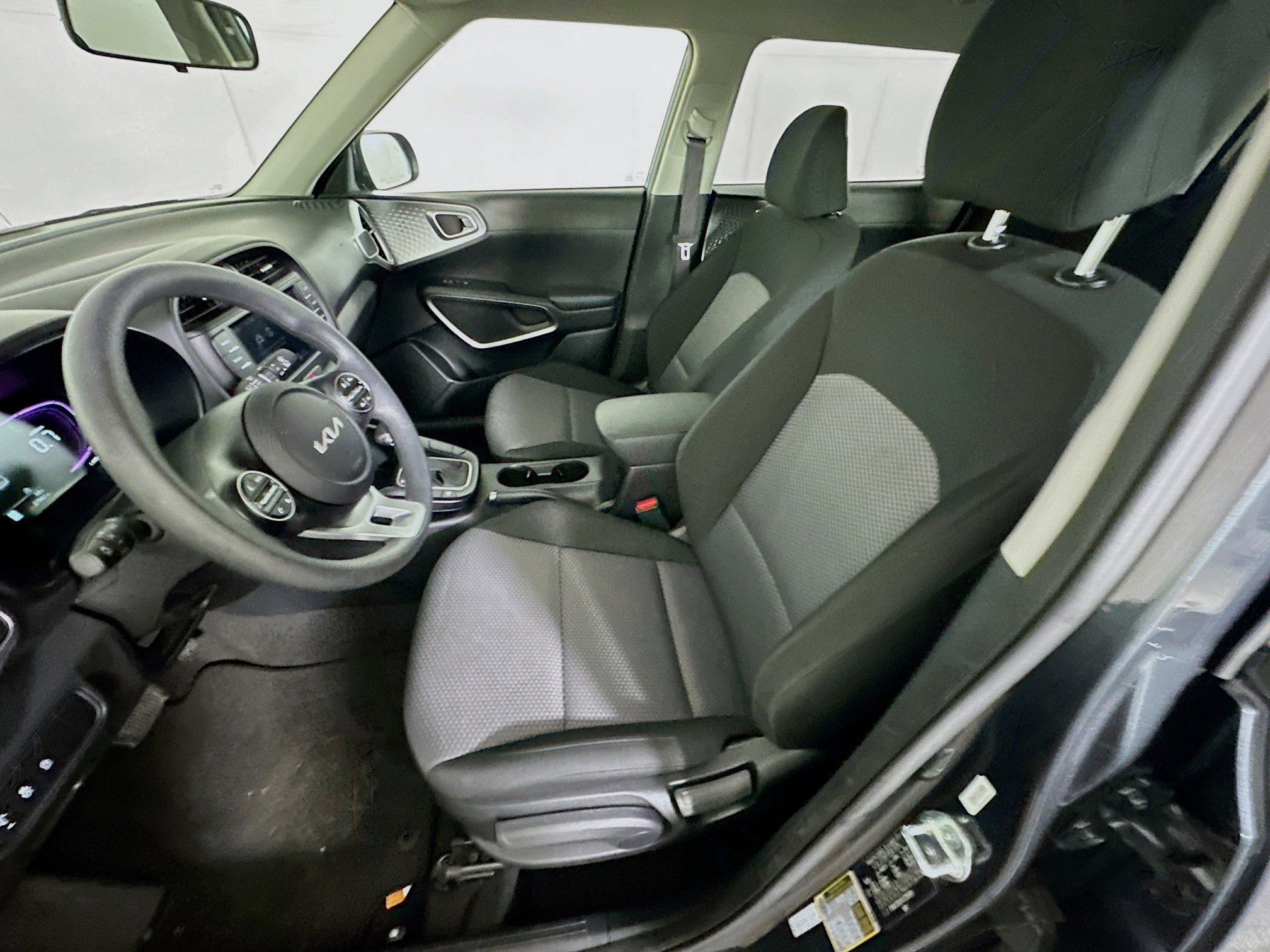 Used 2025 Kia Soul LX w/ LX Technology Package image 13