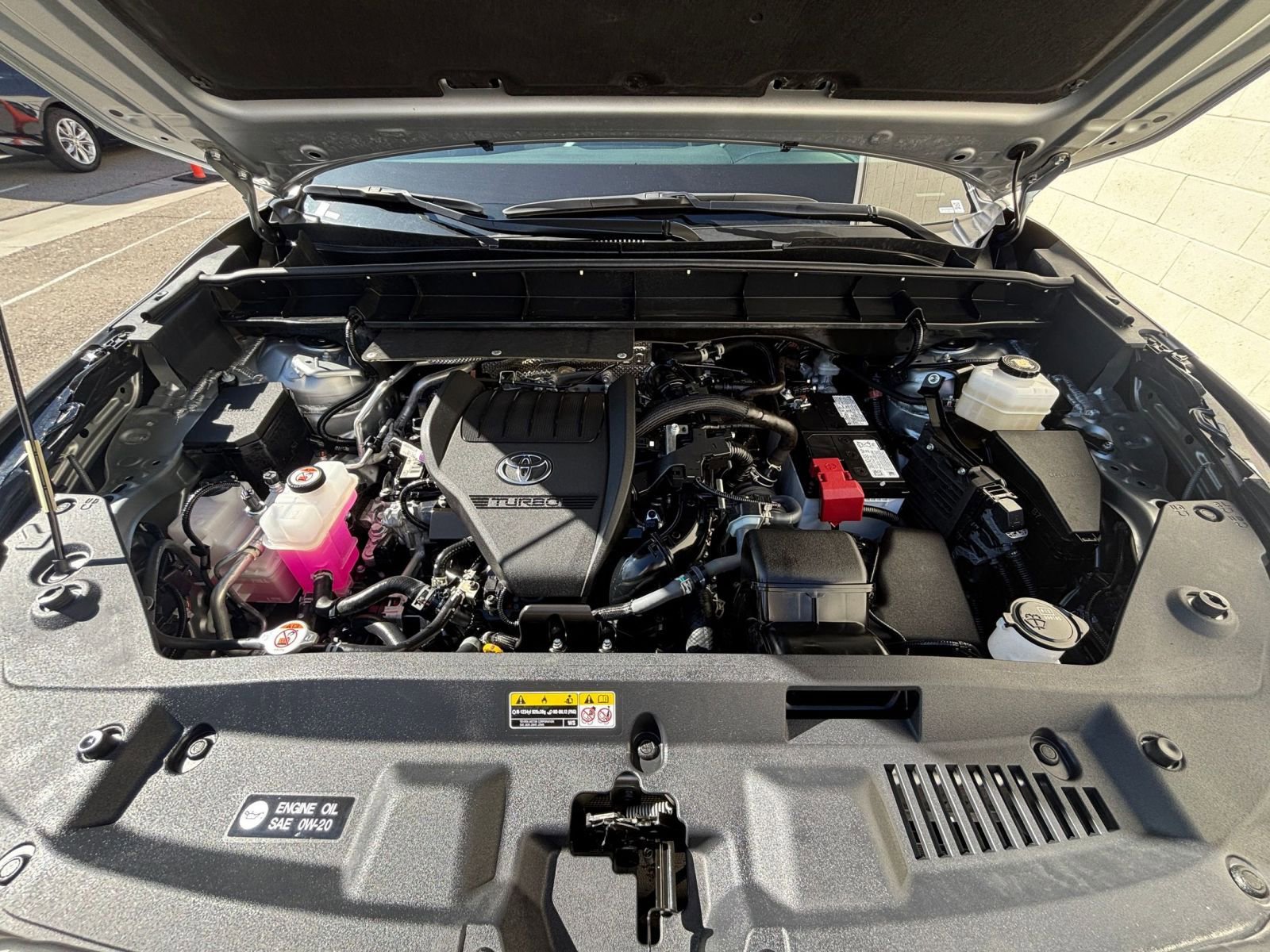 Used 2025 Toyota Highlander LE image 33