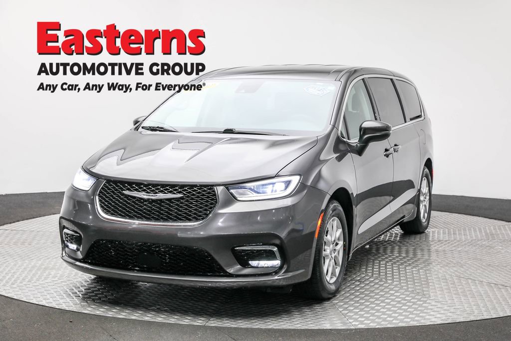 Used 2023 Chrysler Pacifica Touring-L