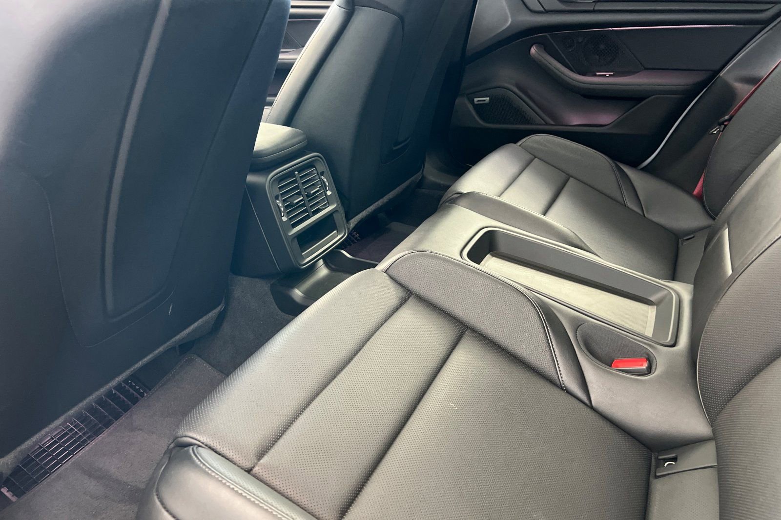 Used 2022 Porsche Taycan 4S image 12