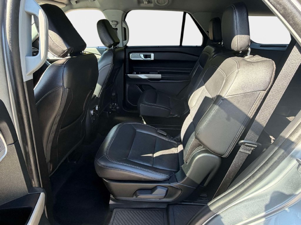 Used 2023 Ford Explorer Limited w/ Equipment Group 301A AWD/4WD image 15
