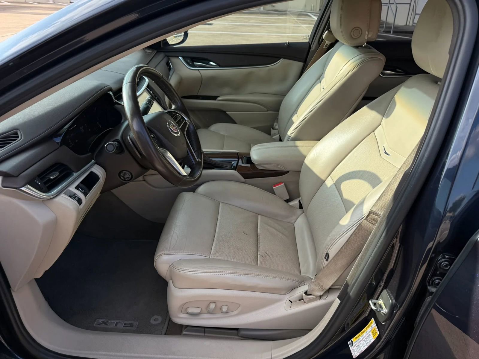 Used 2013 Cadillac XTS FWD image 10