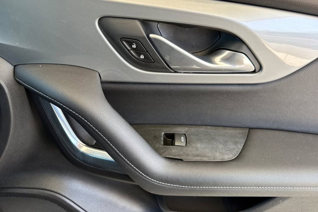 Used 2019 Chevrolet Blazer LT image 21