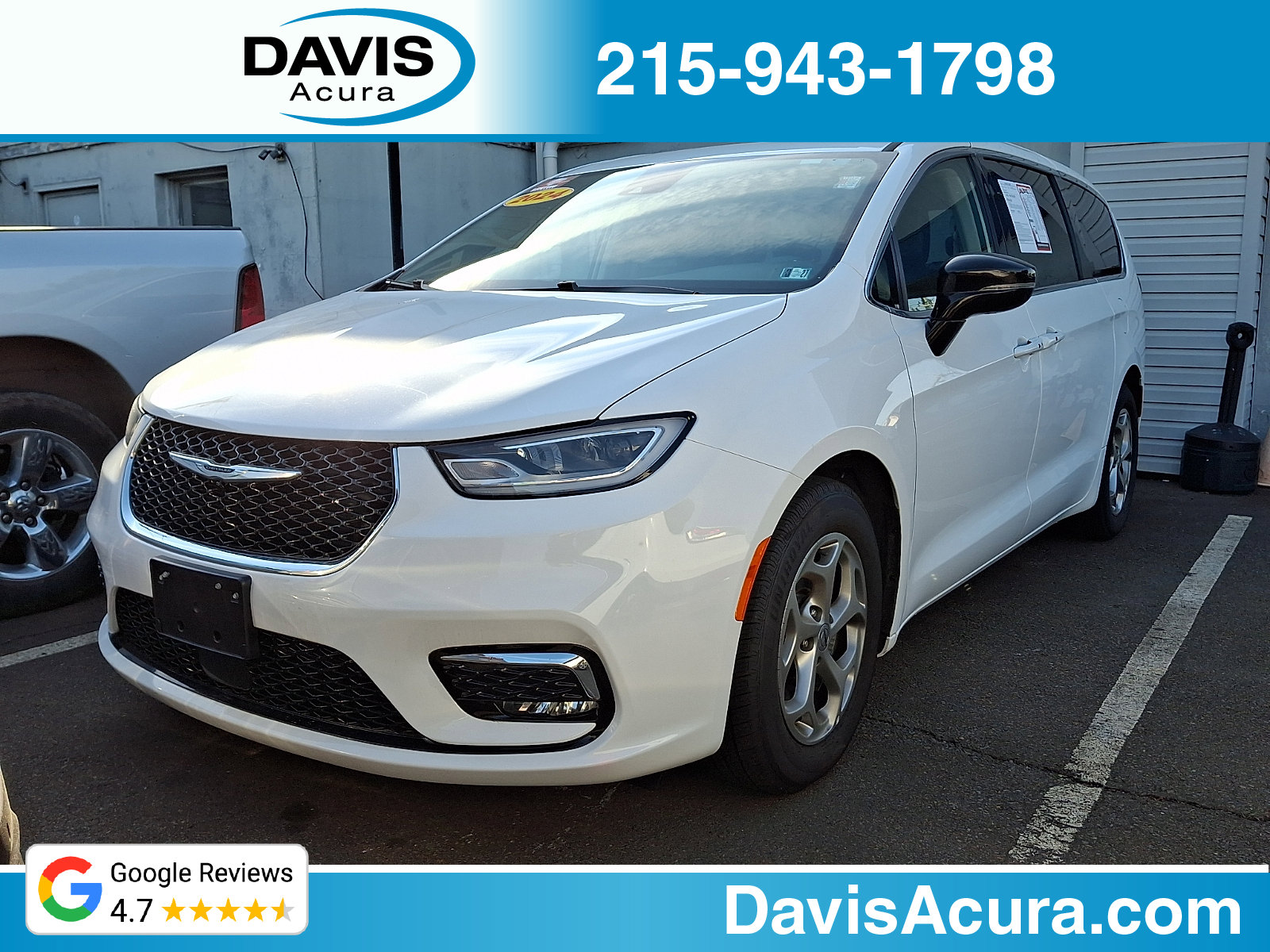 Used 2024 Chrysler Pacifica Limited FWD image 1