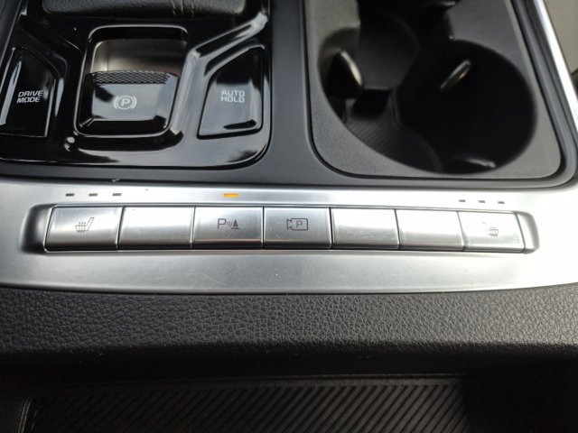 Used 2026 Kia Carnival EX FWD image 32