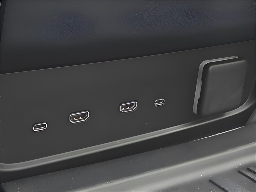 New 2026 Cadillac Escalade IQ Luxury 1 w/ LPO, Floor Liner Package image 17