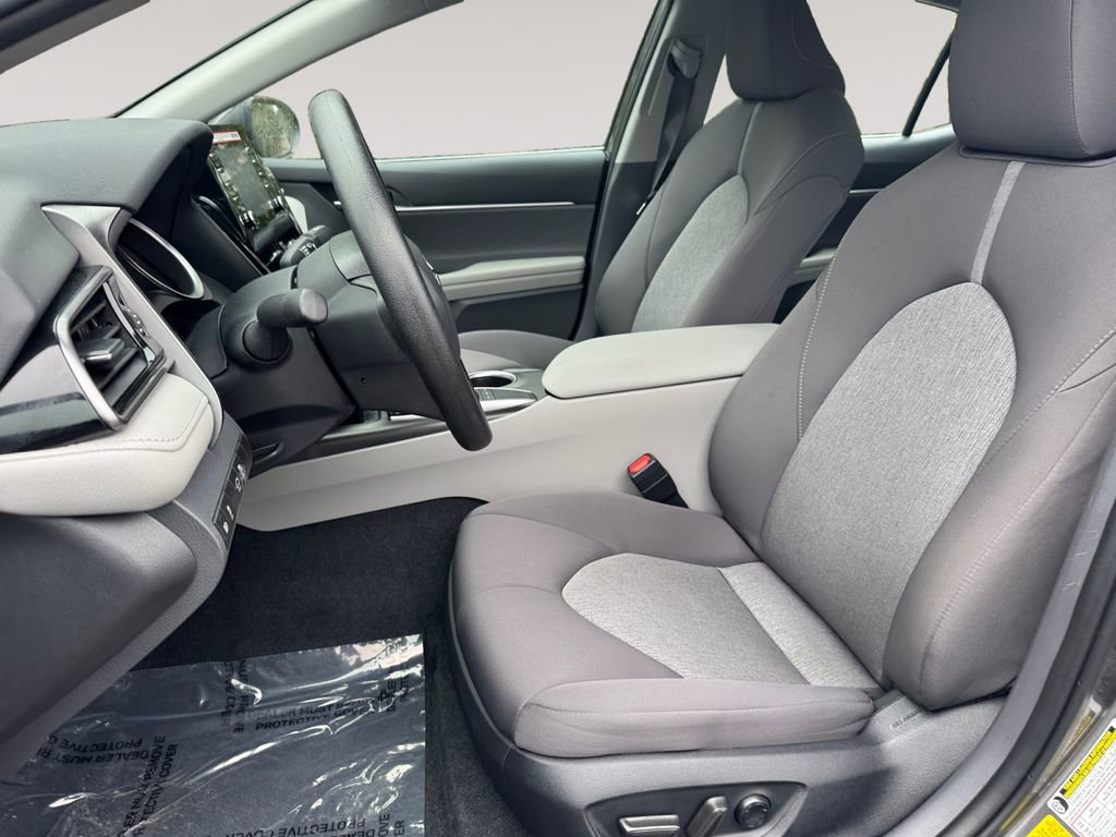 Used 2024 Toyota Camry LE image 9