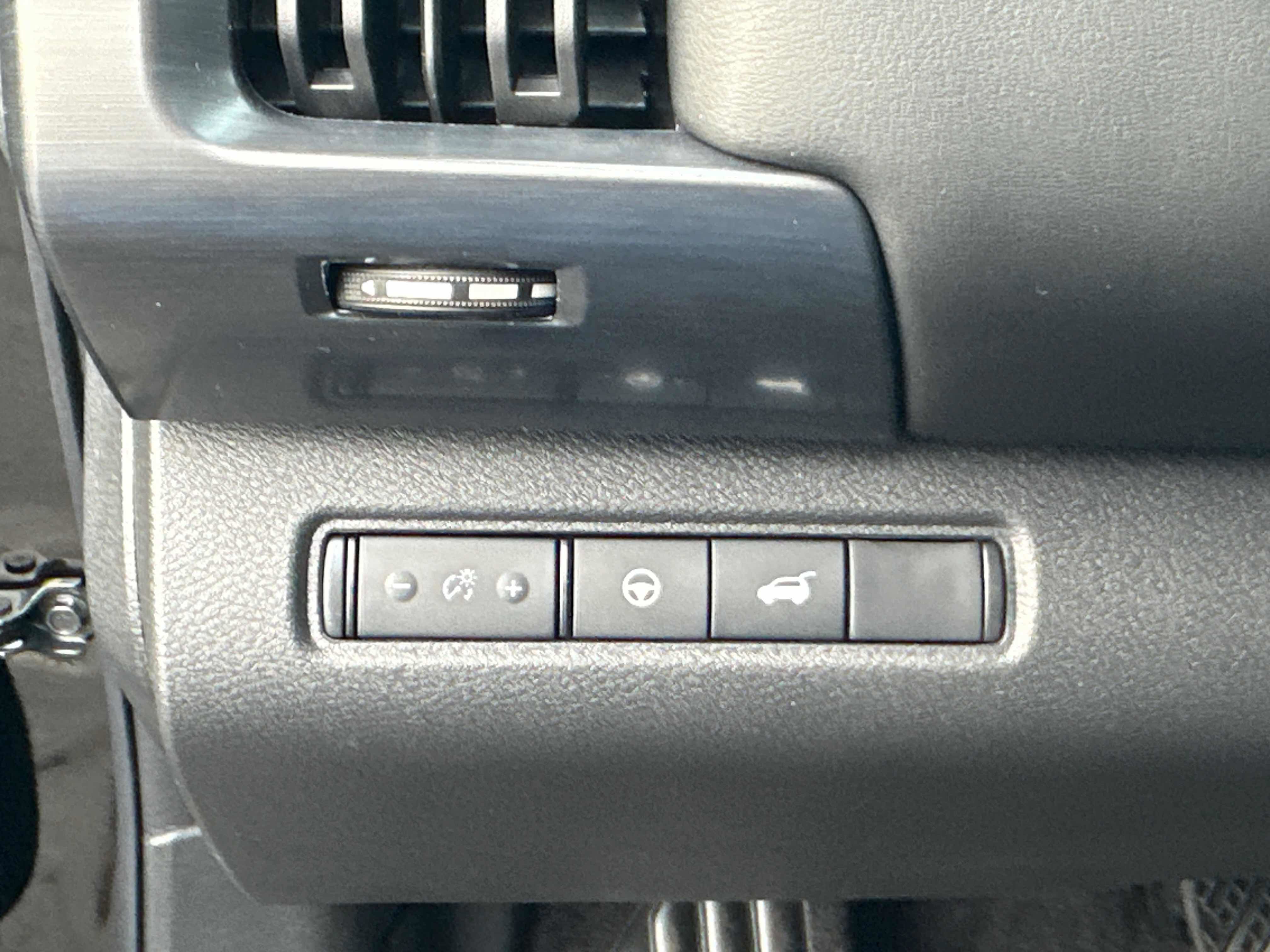 New 2026 Nissan Pathfinder SL w/ SL Premium Package (P04) AWD/4WD image 18