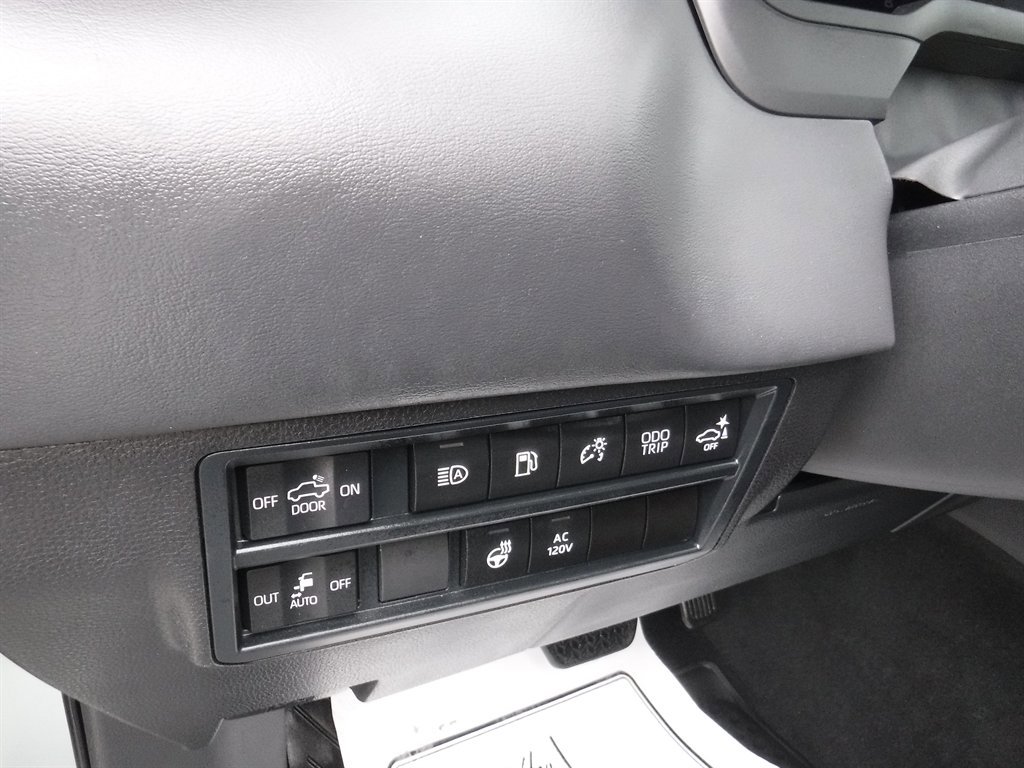 Used 2024 Toyota Tundra Platinum image 17