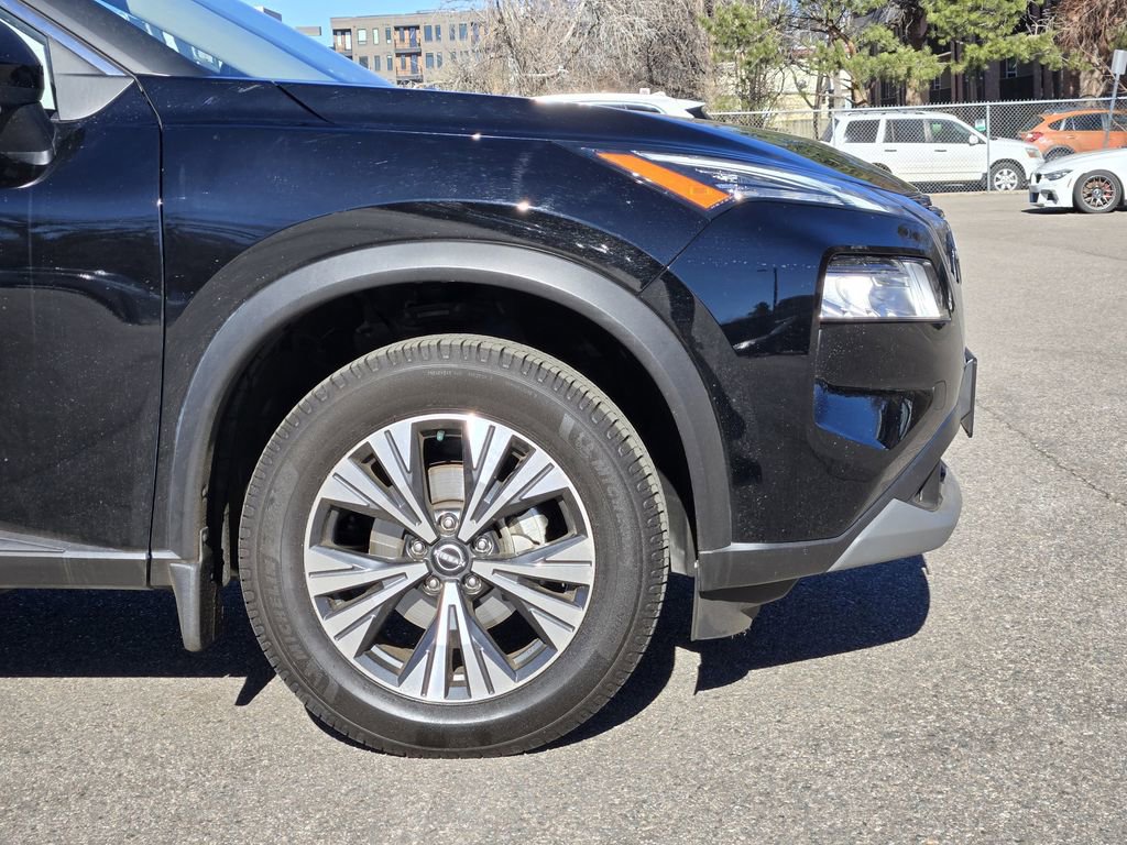 Used 2022 Nissan Rogue SV image 9