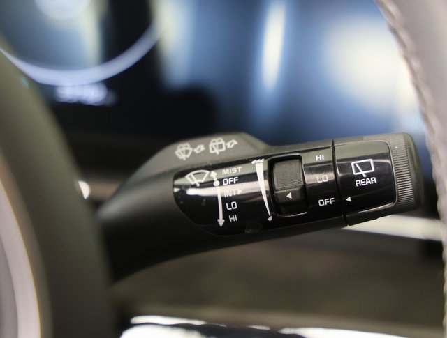 Certified 2024 Kia Carnival SX image 22