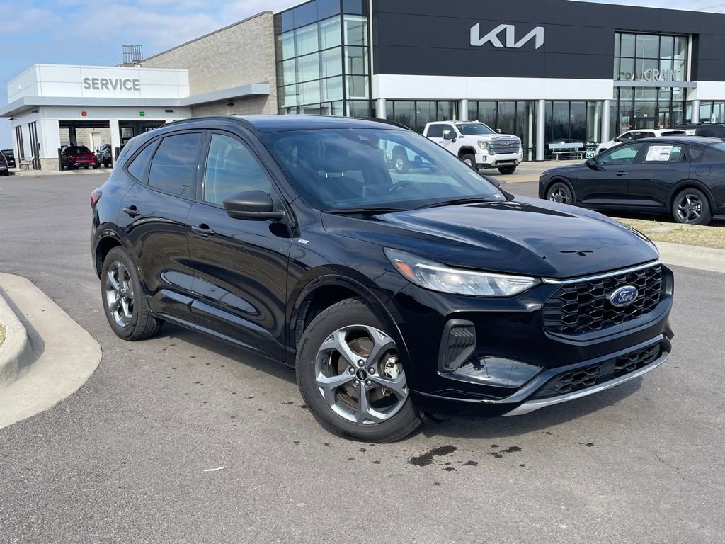 Used 2024 Ford Escape ST-Line image 2