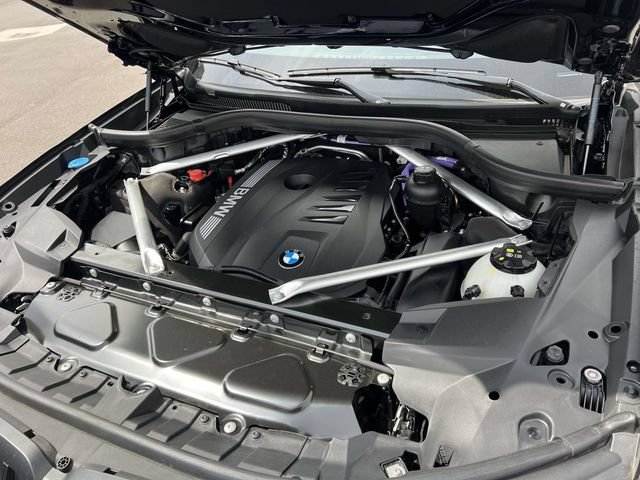 Used 2024 BMW X7 xDrive40i w/ Executive Package AWD/4WD image 11