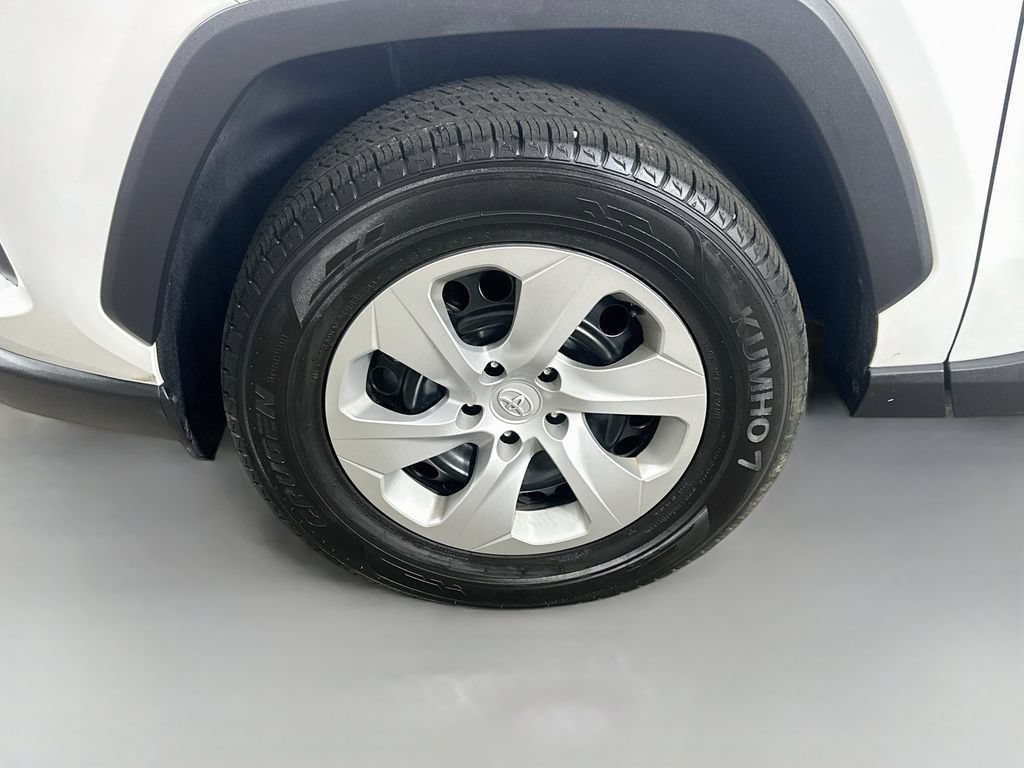 Used 2024 Toyota RAV4 LE FWD image 8