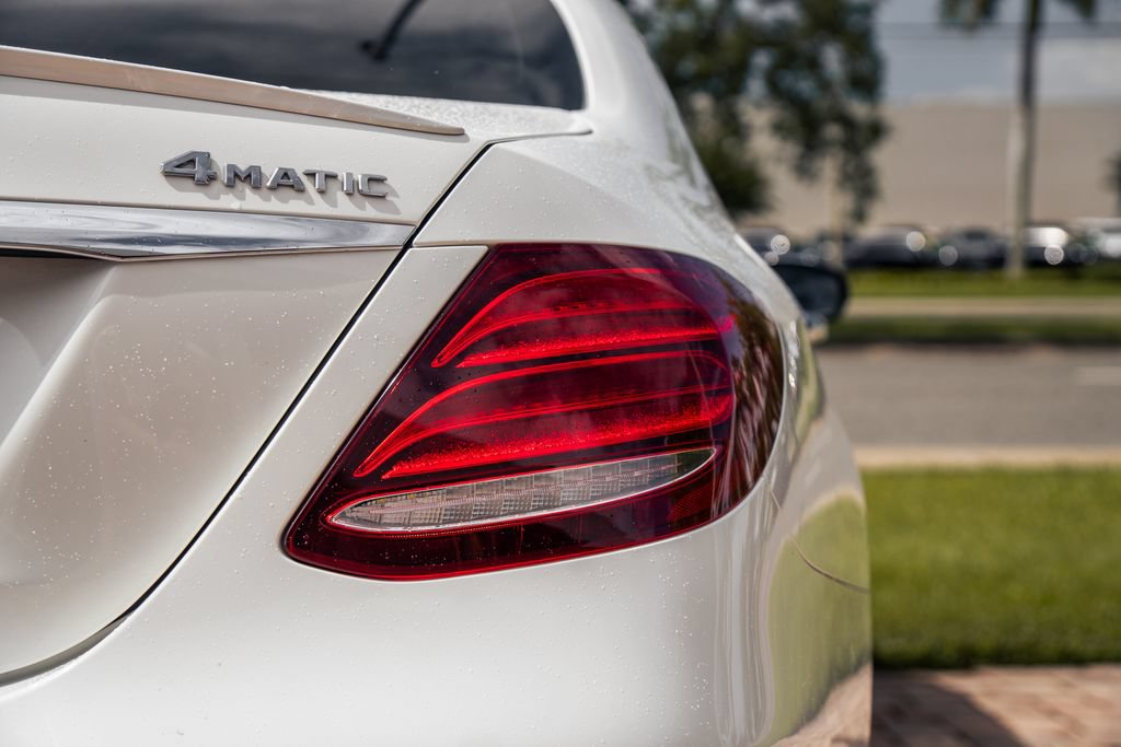 Used 2017 Mercedes-Benz E 300 4MATIC image 12