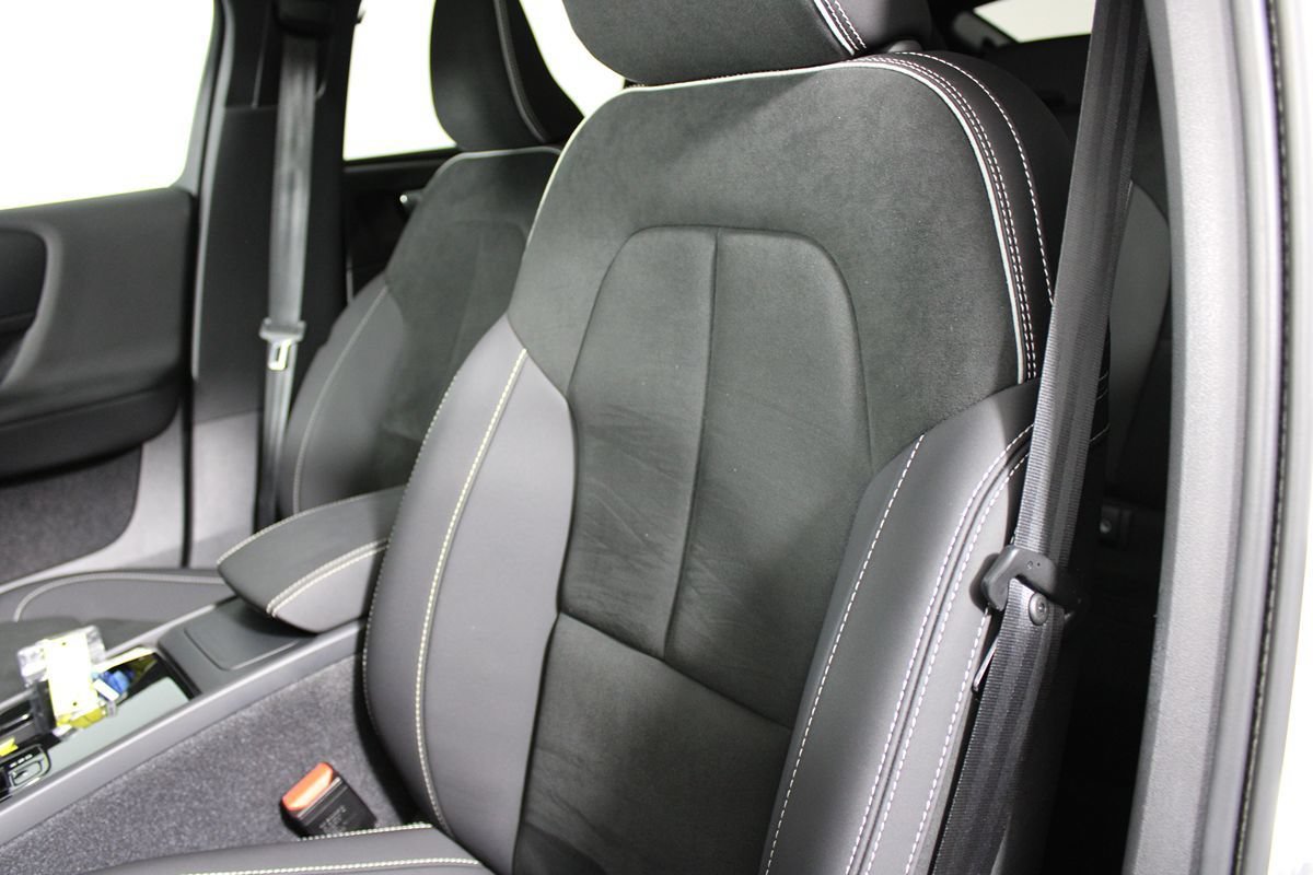 Used 2023 Volvo C40 P8 Recharge Ultimate AWD/4WD image 15