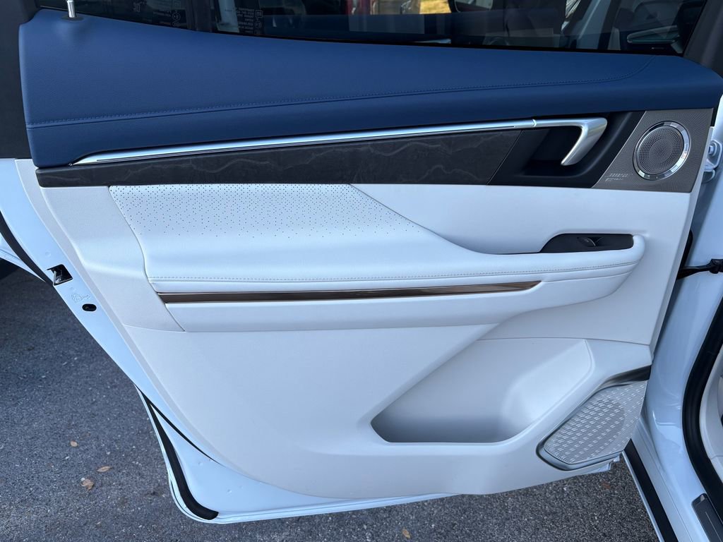 New 2026 Buick Enclave Avenir w/ Super Cruise Package image 37