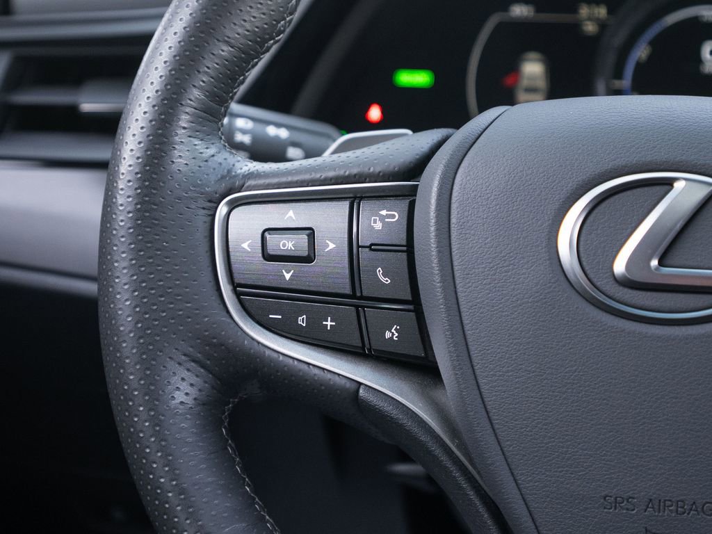 Certified 2022 Lexus ES 300h F Sport w/ Accessory Package 2 image 18