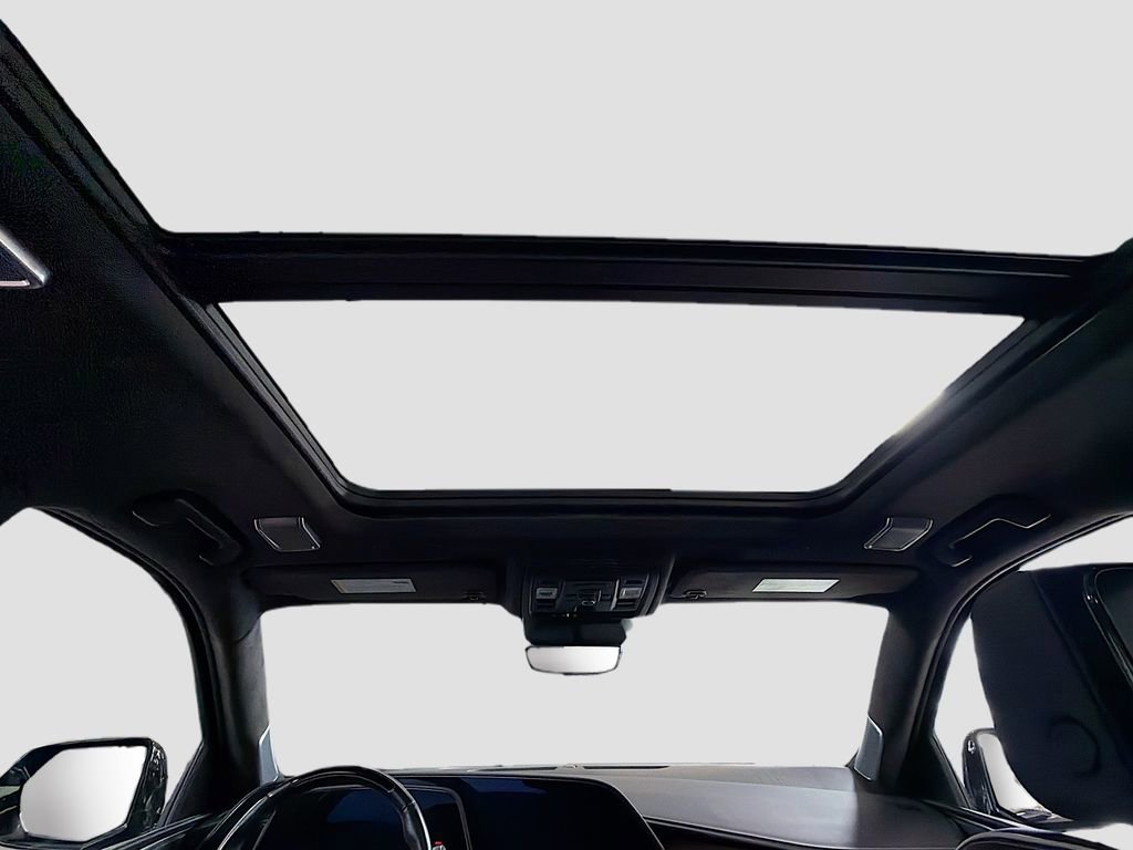 Used 2024 Cadillac Escalade Sport Platinum w/ LPO, ONYX Package image 22