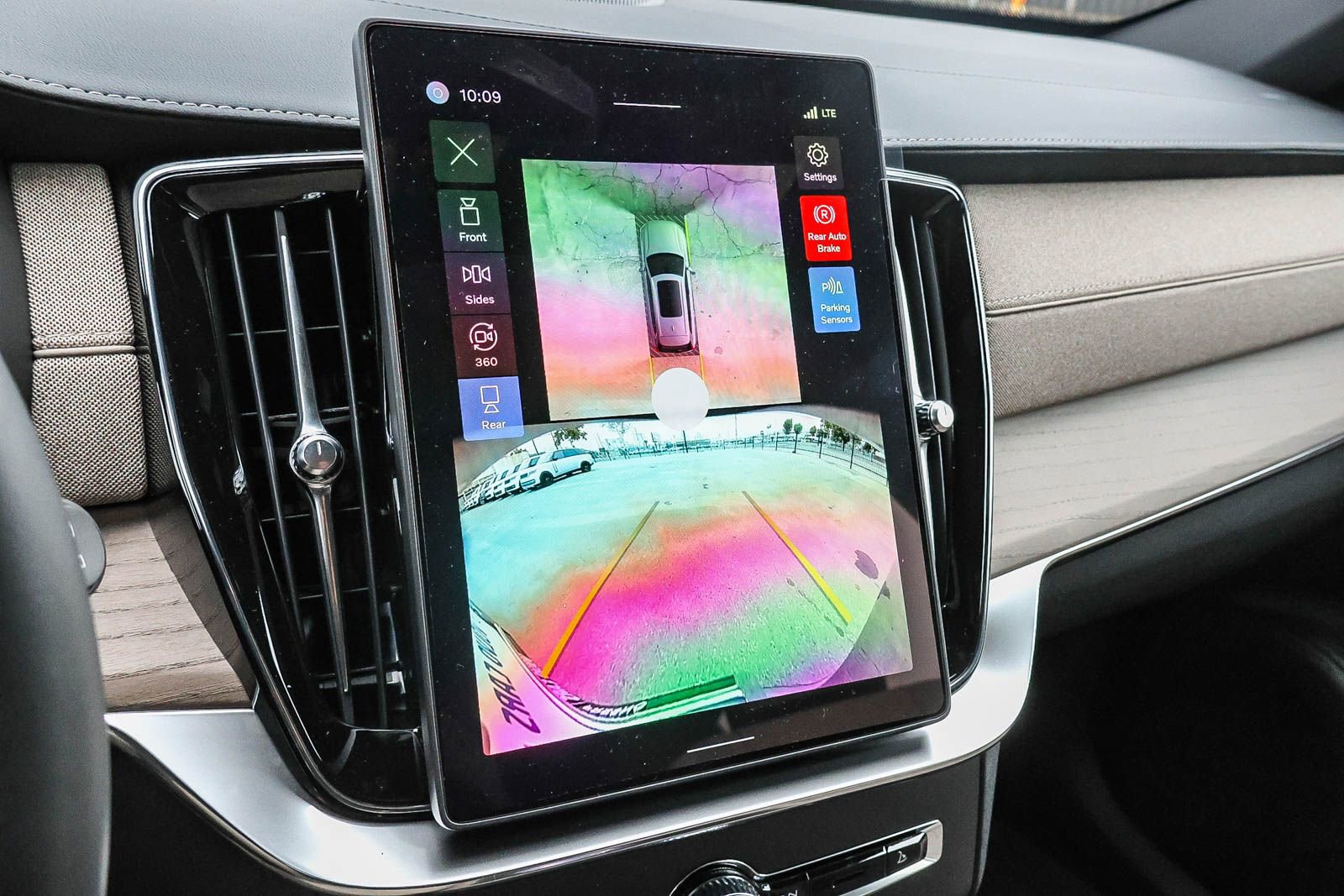 New 2026 Volvo XC90 T8 Plus w/ Protection Package Premier image 35