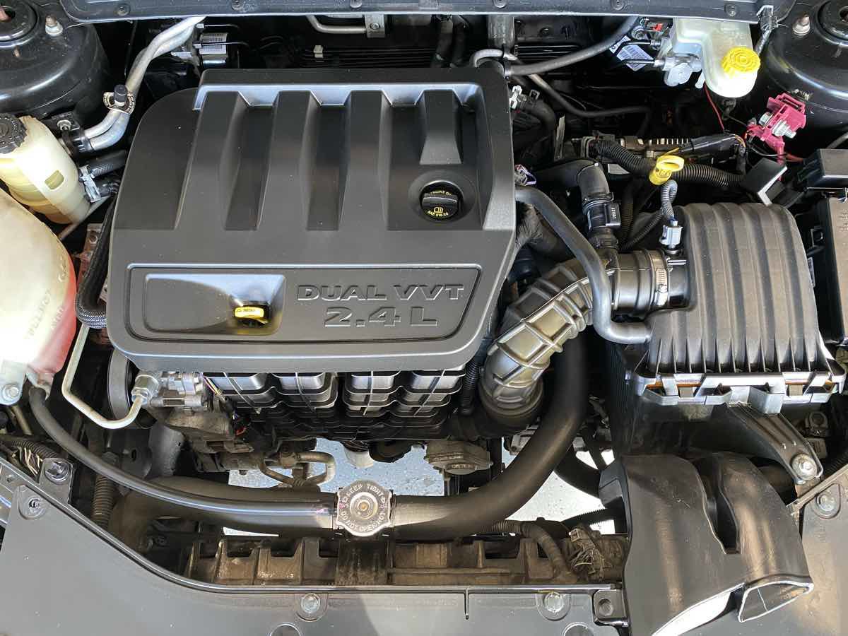 Used 2010 Dodge Avenger R/T w/ Premium Convenience Group image 27