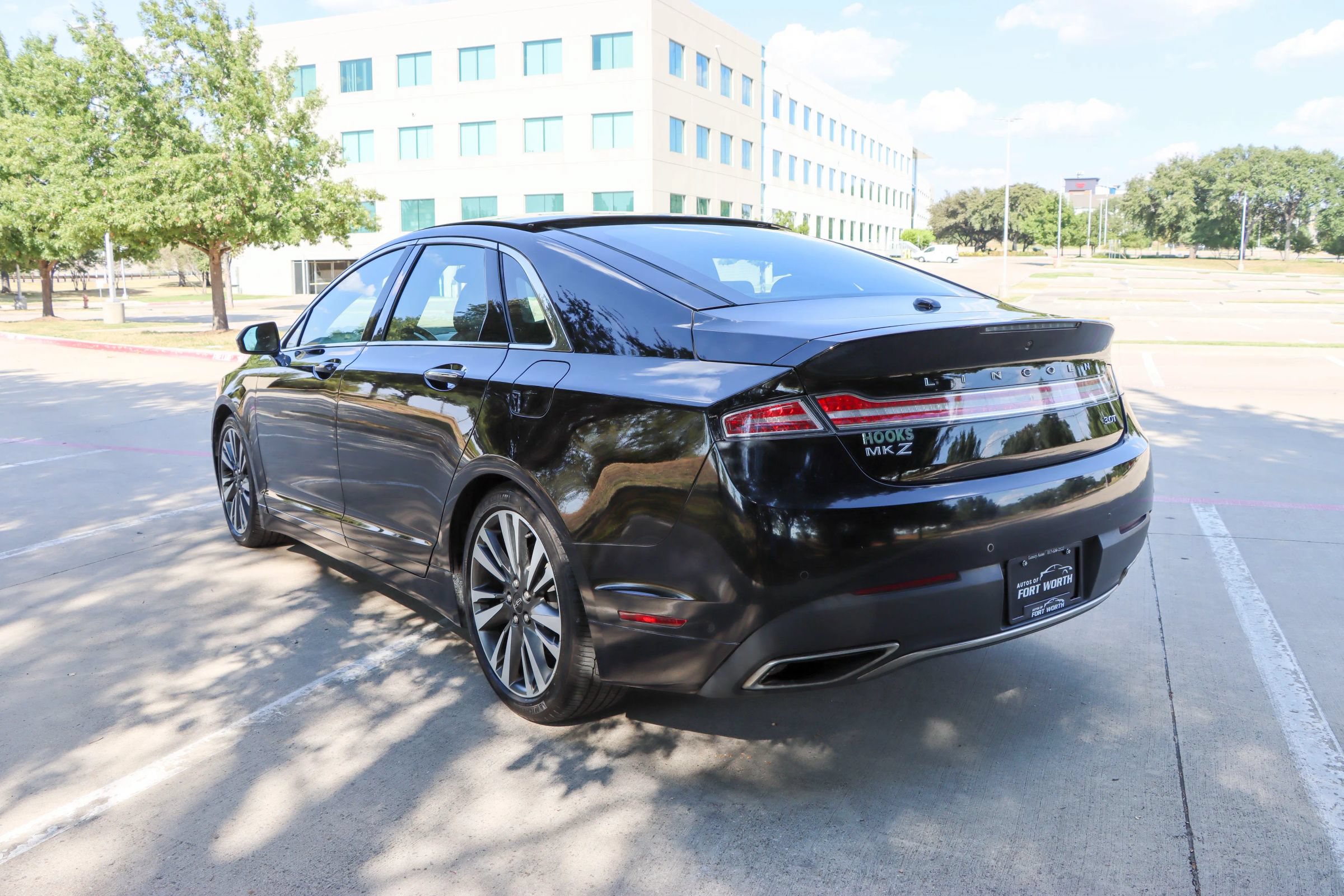 Used 2019 Lincoln MKZ Reserve w/ Luxury Package FWD image 5
