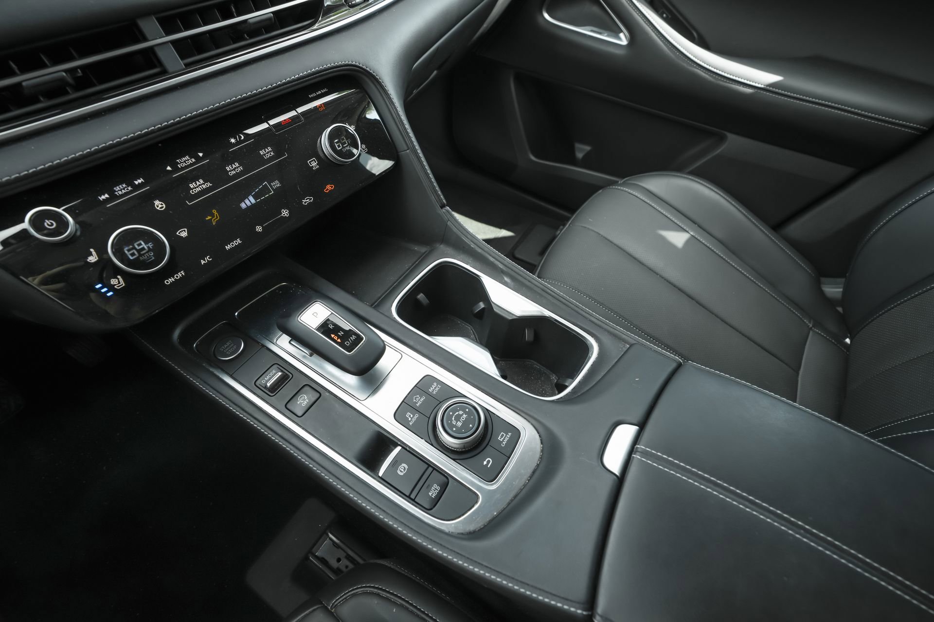 Used 2023 INFINITI QX60 Luxe w/ Vision Package image 22