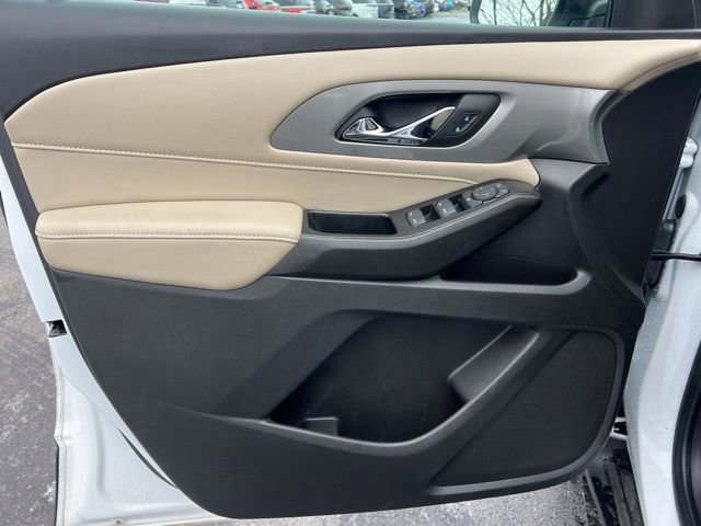 Used 2023 Chevrolet Traverse LS image 24