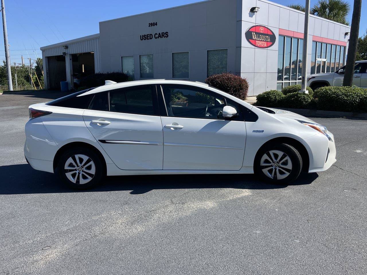 Certified 2017 Toyota Prius Four w/ Advanced Technology Package FWD image 6
