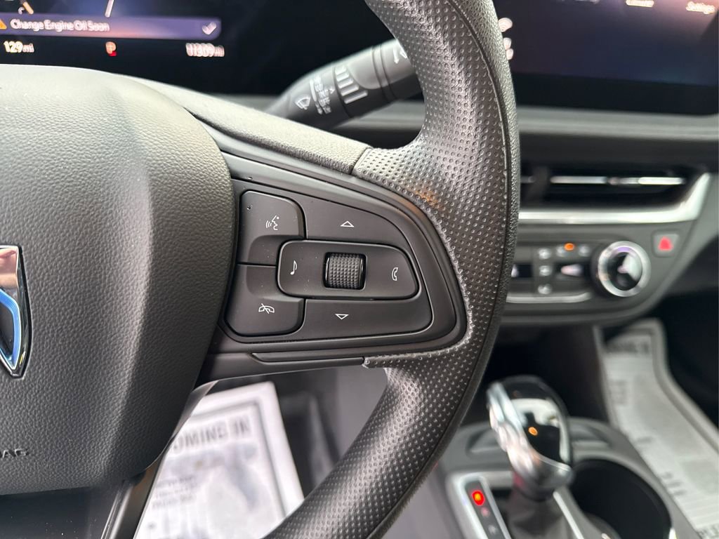 Used 2024 Buick Envista Preferred image 28