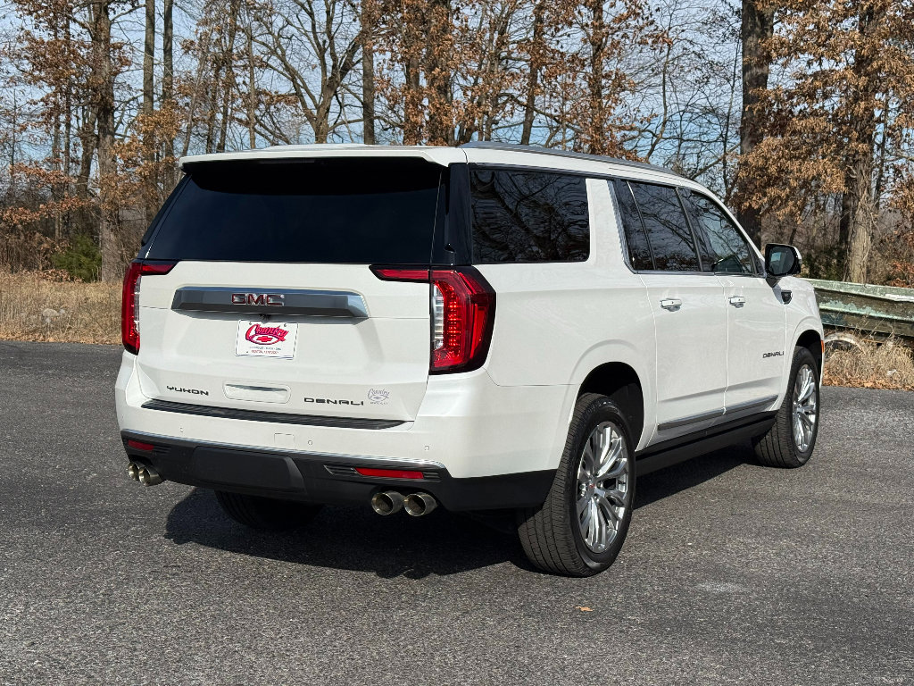 Used 2024 GMC Yukon XL Denali image 10