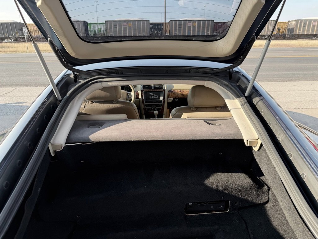 Used 2007 Jaguar XKR R image 39