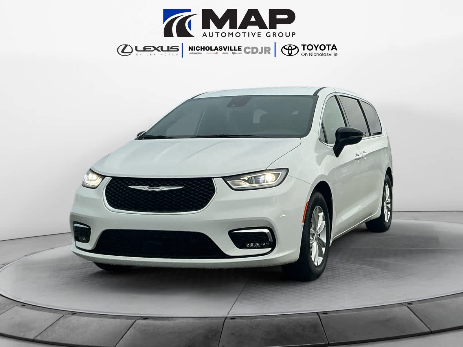 New 2026 Chrysler Pacifica Select