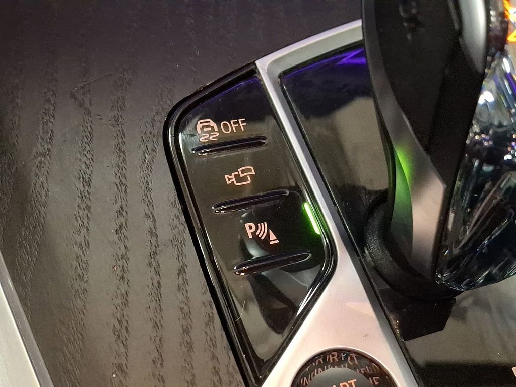 Certified 2022 BMW X7 xDrive40i w/ Premium Package image 20