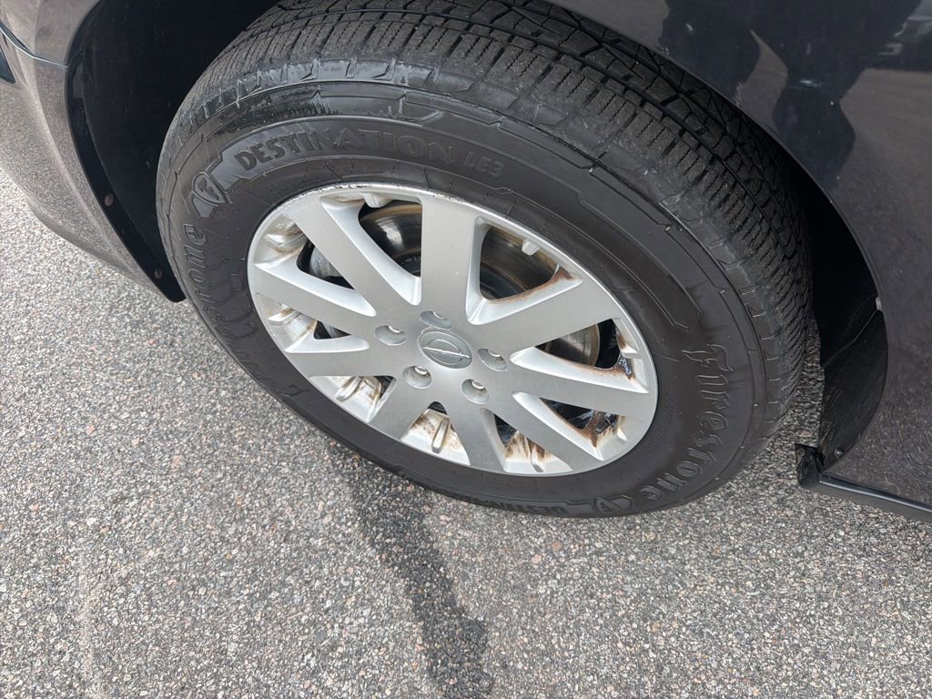 Used 2014 Chrysler Town & Country Touring image 9