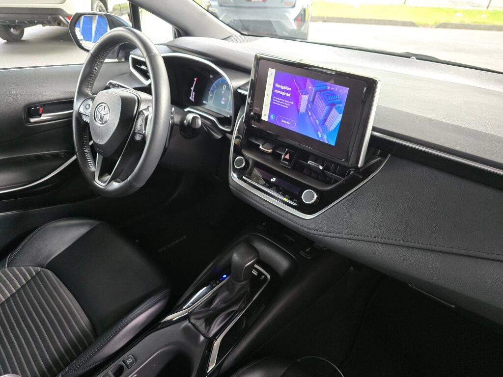 Used 2024 Toyota Corolla XSE FWD image 9
