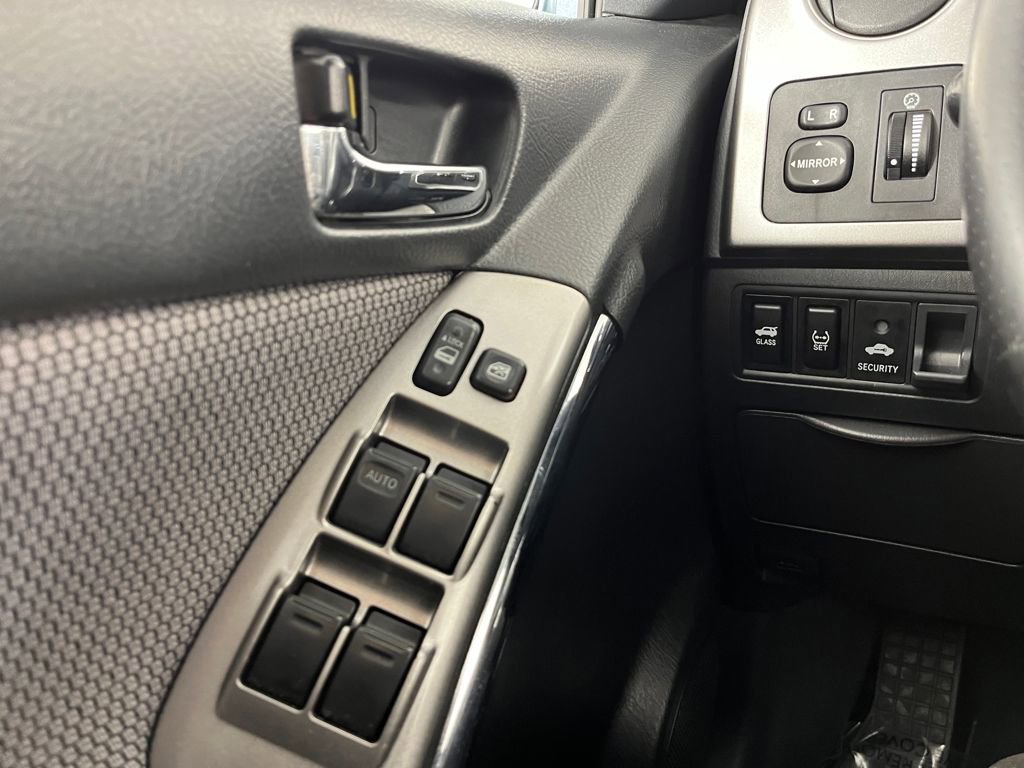 Used 2006 Toyota Matrix image 25