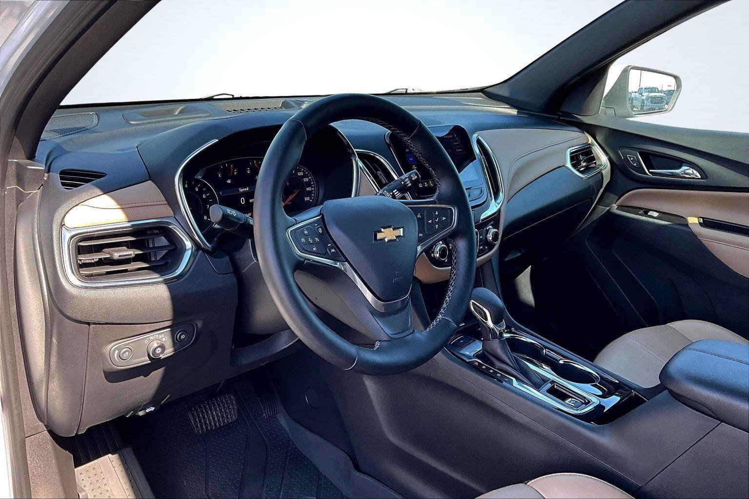 Used 2023 Chevrolet Equinox Premier image 15