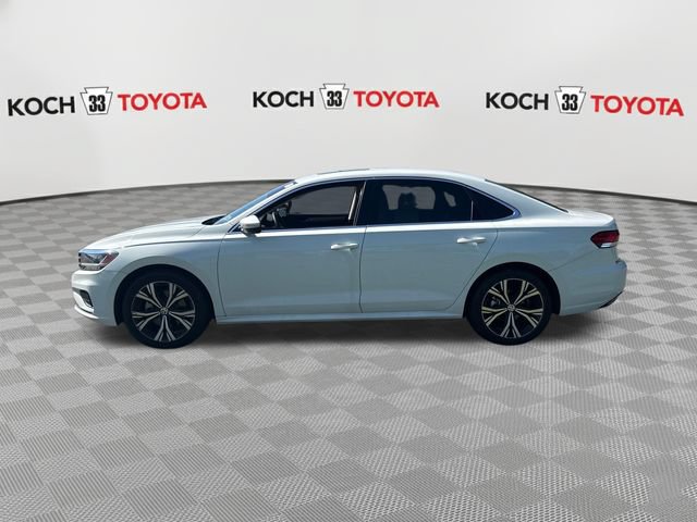 Used 2021 Volkswagen Passat 2.0T SE FWD image 4