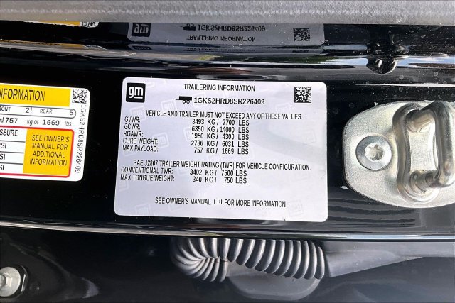 Used 2025 GMC Yukon XL AT4 AWD/4WD image 19
