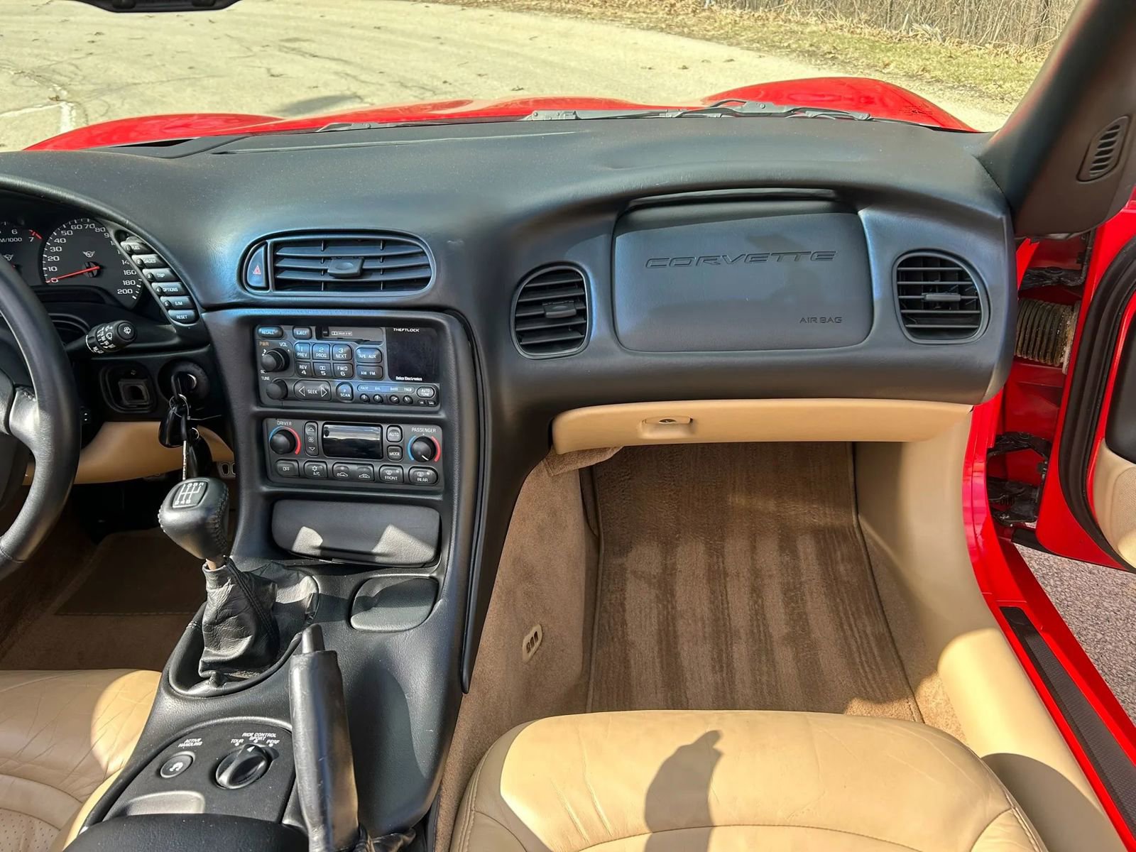 Used 2000 Chevrolet Corvette Convertible w/ Memory Pkg image 21