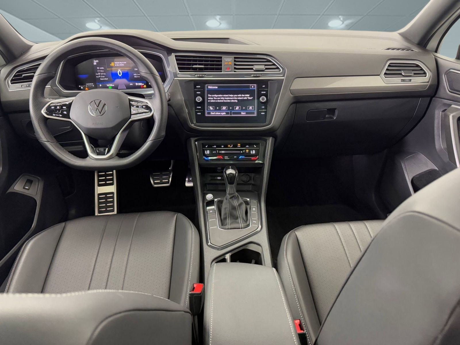 Used 2024 Volkswagen Tiguan SE R-Line image 18