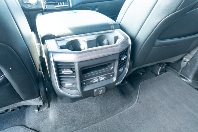 Used 2025 RAM 1500 Laramie AWD/4WD image 36