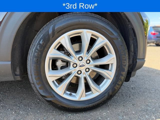 Used 2023 Ford Explorer XLT w/ Equipment Group 202A AWD/4WD image 11