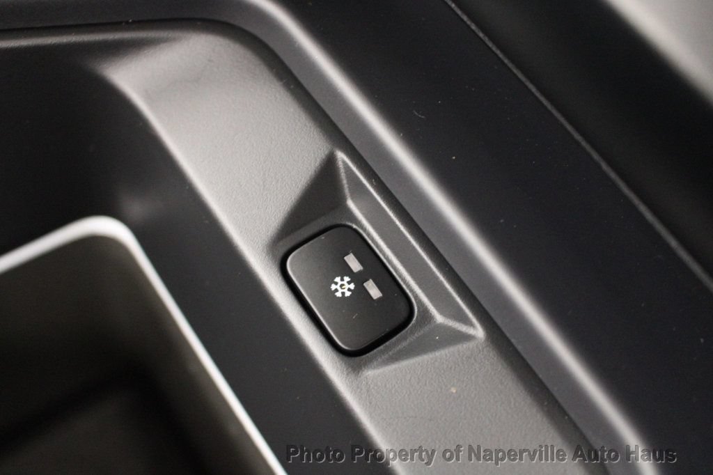 Used 2023 Land Rover Defender 130 SE AWD/4WD image 27